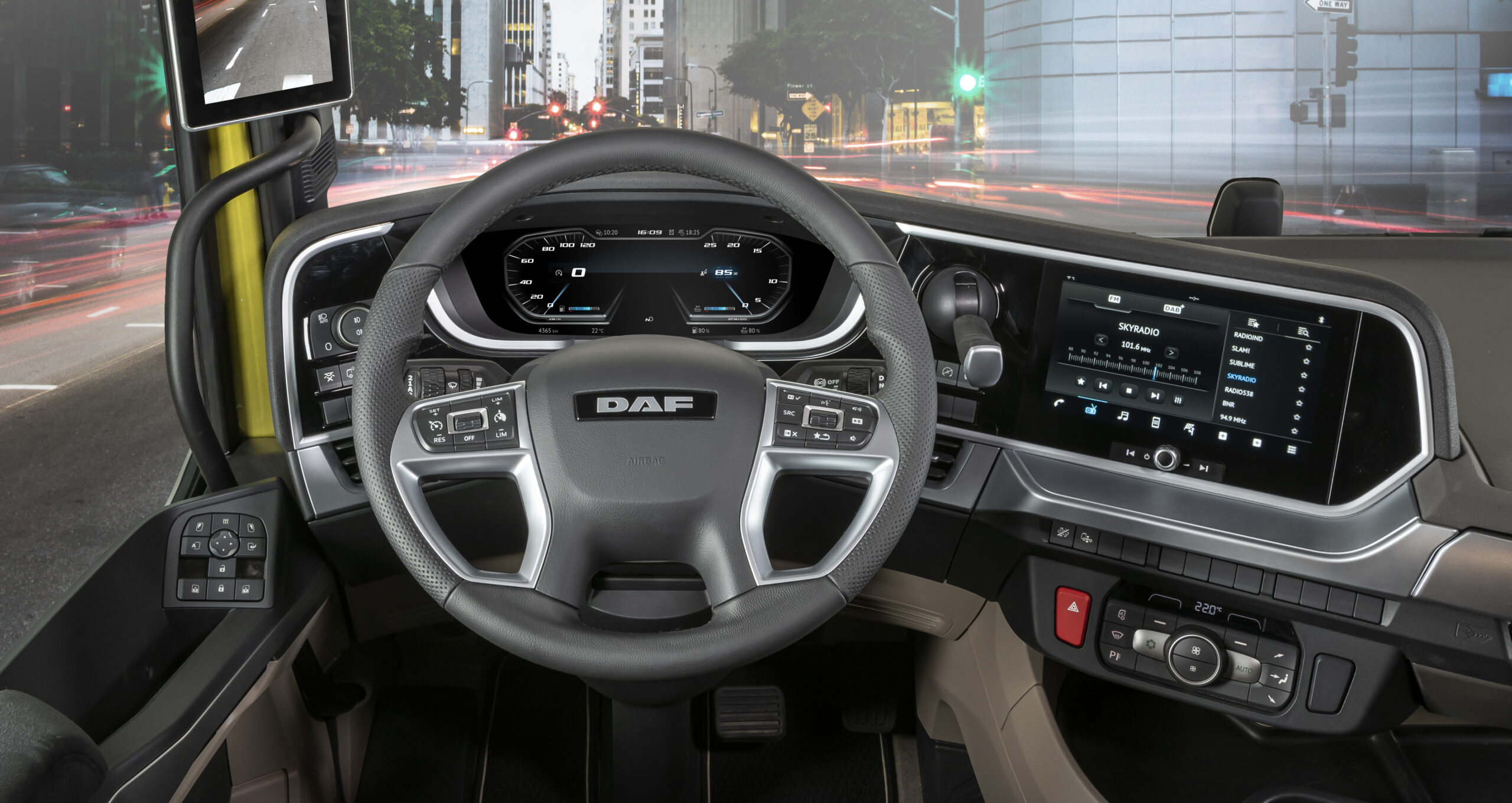 The New DAF XF Truck - Interior, Exterior, Engine 